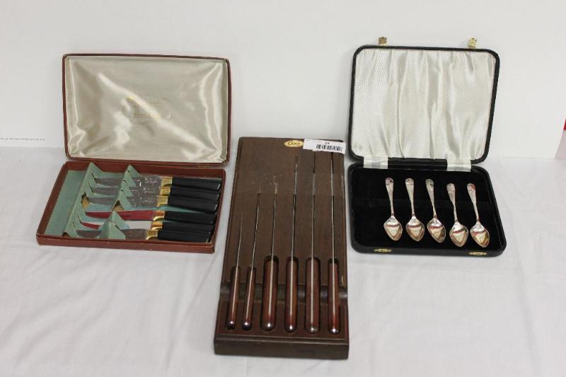lot 28 image: Vintage&nbsp24K Plated HULL OF MERIDEN ...