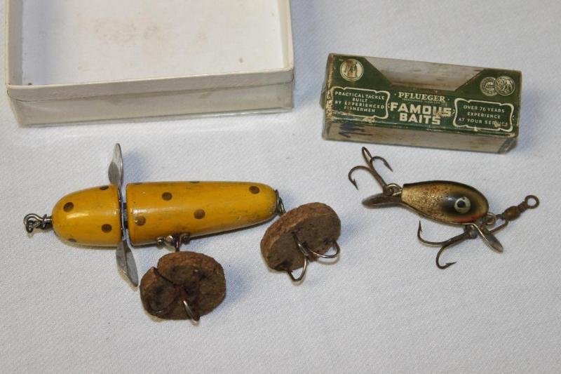lot 40 image: 2 Antique Lures&nbspPflueger Chum Spoon Dia...