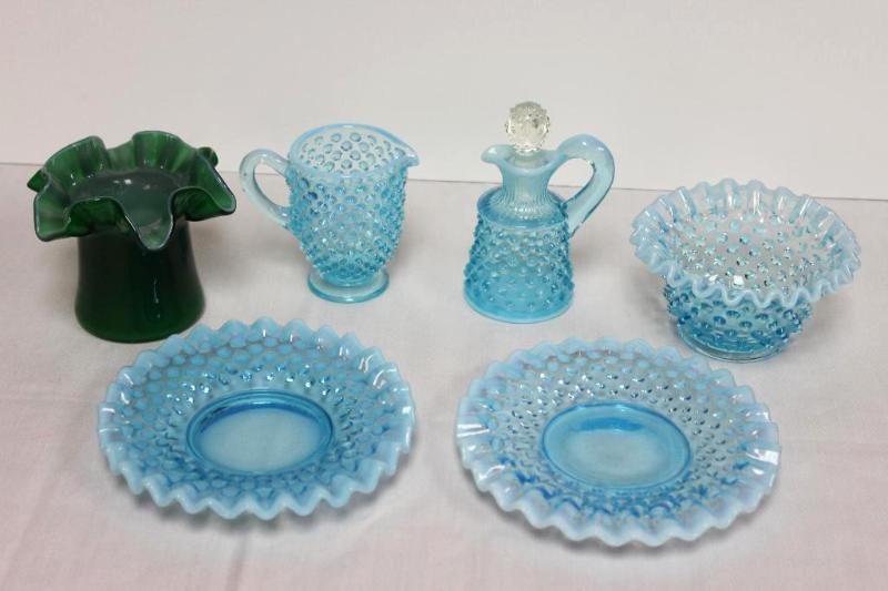 lot 55 image: 6 Pieces of Fenton&nbspGlasswareDishes - Aq...