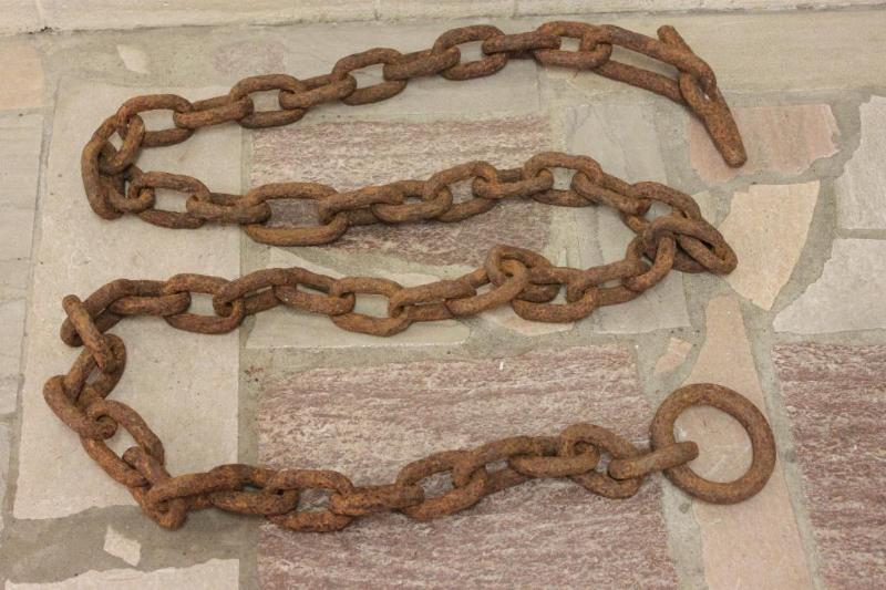 lot 59 image: Antique Heavy Duty Ship Chain from Duluth, MN...