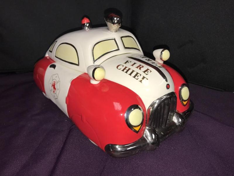 lot 5B image: Rare Police Chief cookie jar designed by Arti...