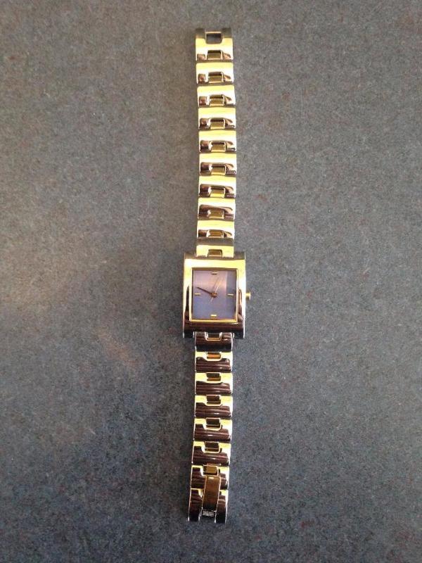 Ladies Citizens quarts watch. &nbspA new bat...