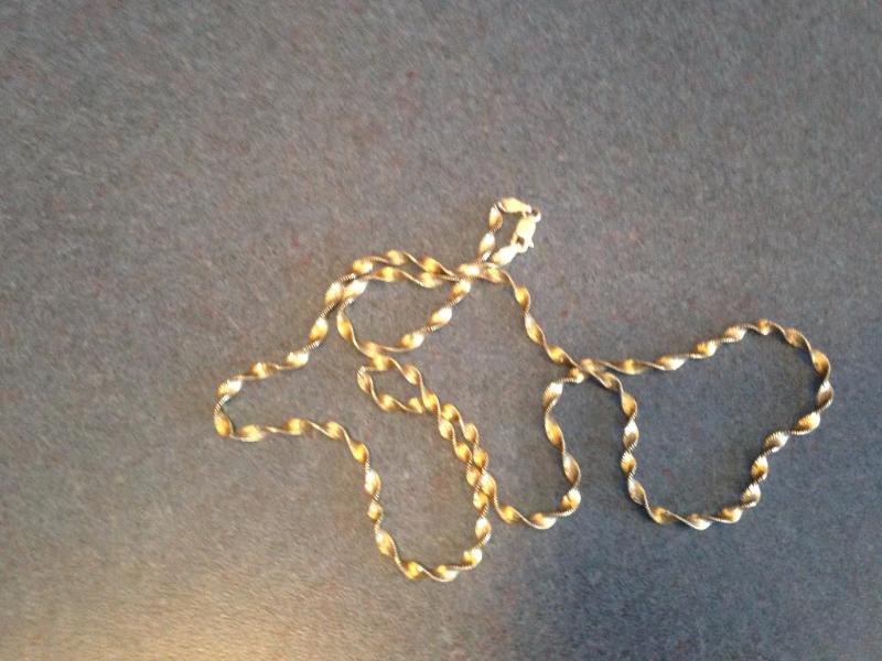 Danecraft silver necklace An elegant, twiste...