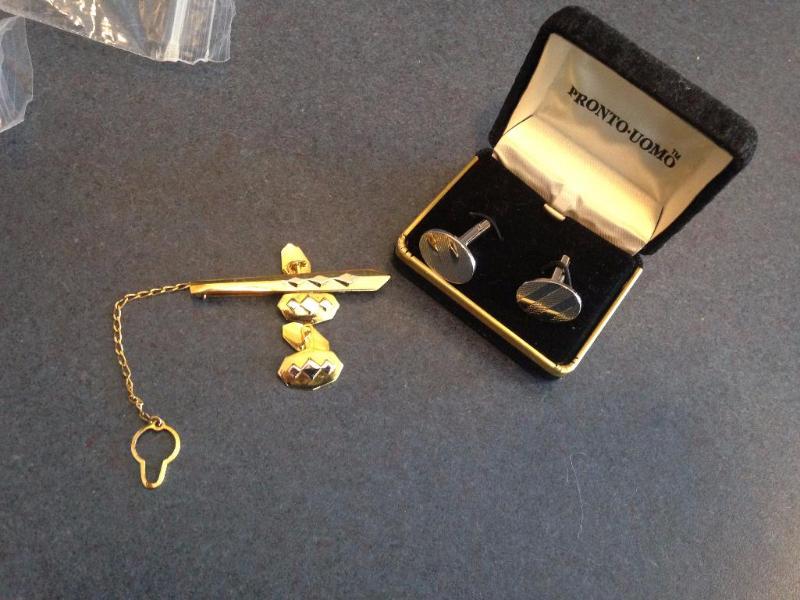 Mens Pronto-Uomo cuff links in original box ...