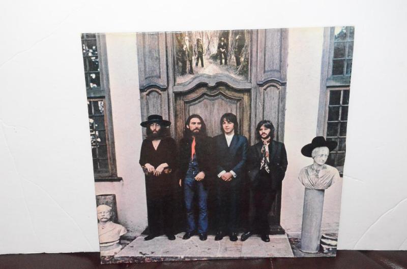 lot 17 image: The Beatles Hey Jude Record  Apple Records ...