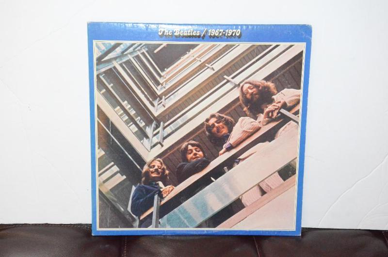 lot 19 image: Apple Records The Beatles 1967-1970 2 Recor...