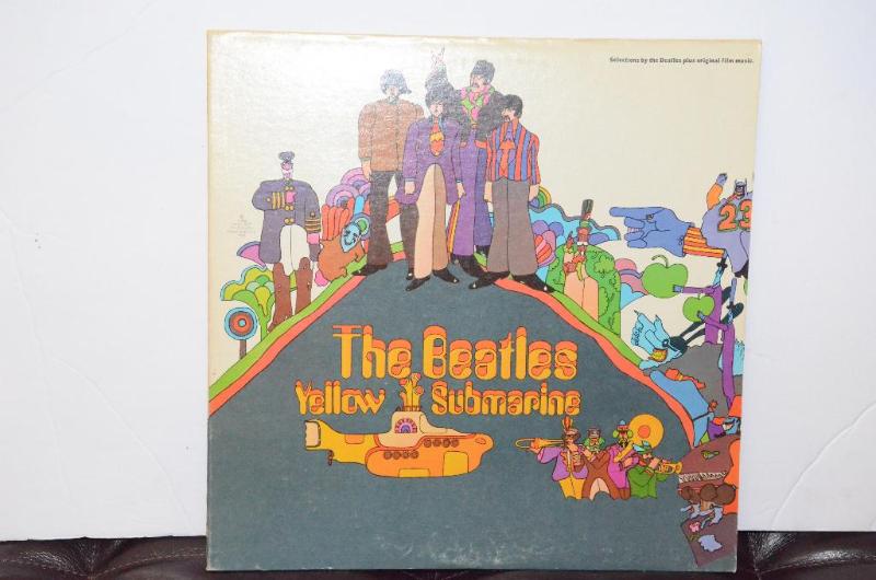 lot 24 image: Capitol Records The Beatles Yellow Submarine...