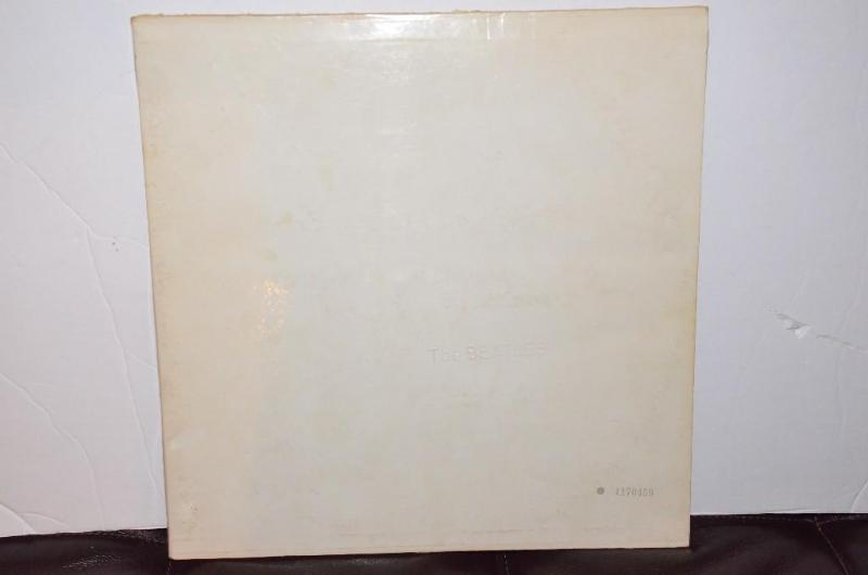 lot 3 image: The Beatles White Album - 2 Apple Records. Mo...