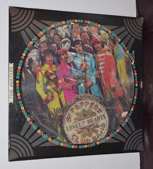 lot 40 image: Capitol Records The Beatles Sgt. Peppers Lon...