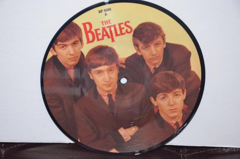 lot 49 image: Parlophone&nbspThe Beatles 45 Record. Mode...
