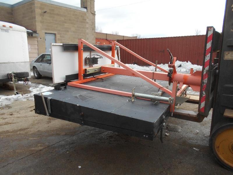 lot 11 image: Wanco Solar Sign Board and Trailer. NO RESERVE