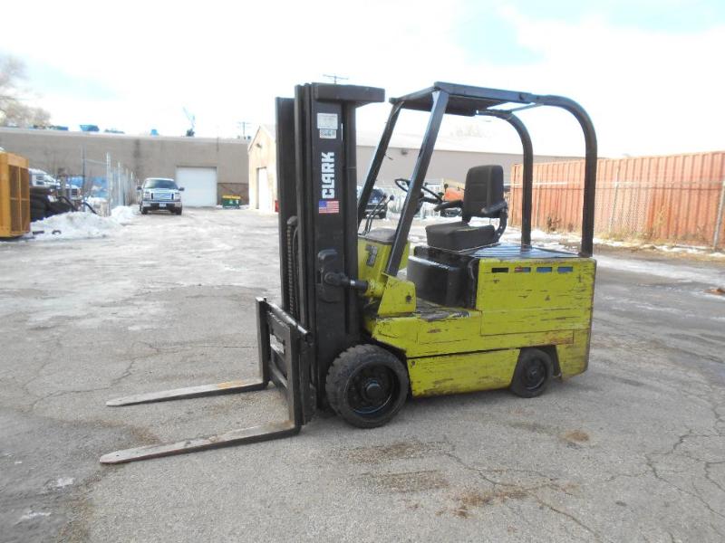 lot 2 image: Clark EC500-70-E Forklift. Runs, Drives and Lifts. 36 volt. NO RESERVE