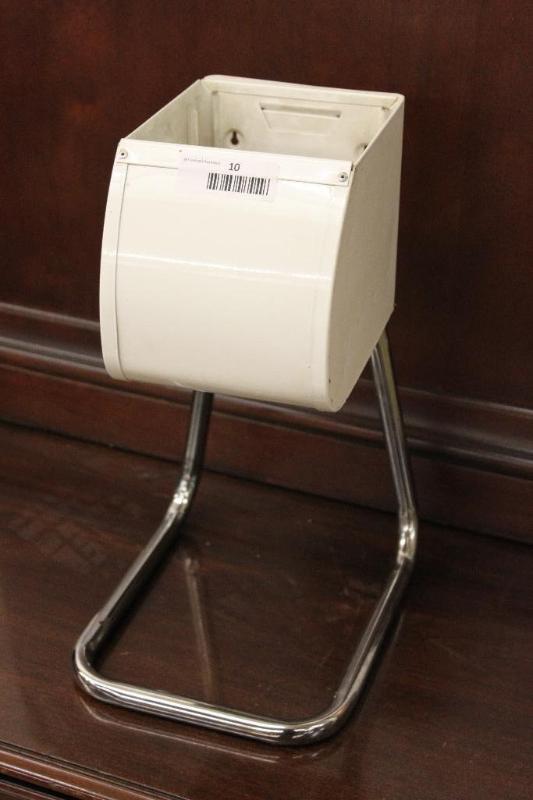 lot 10 image: Commercial Restaurant Ice Cream Cone Holder w...