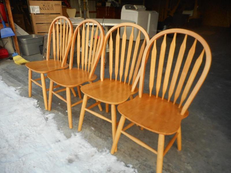 lot 11 image: Chairs