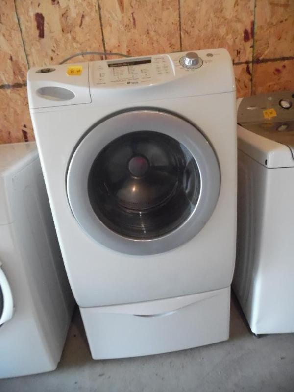 lot 15 image: Maytag washer