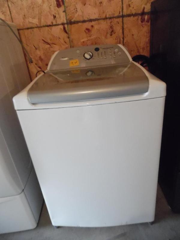 lot 16 image: Whirlpool washer
