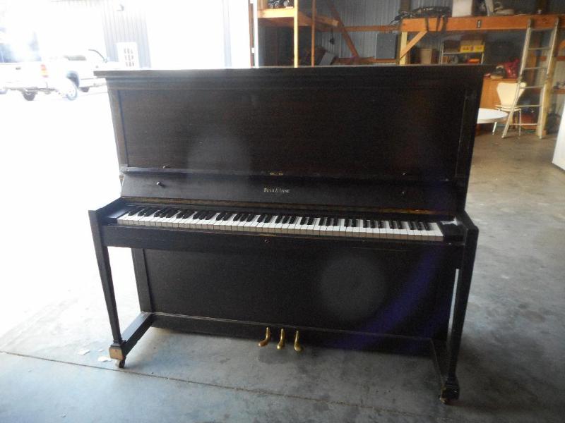 lot 9 image: Upright Piano