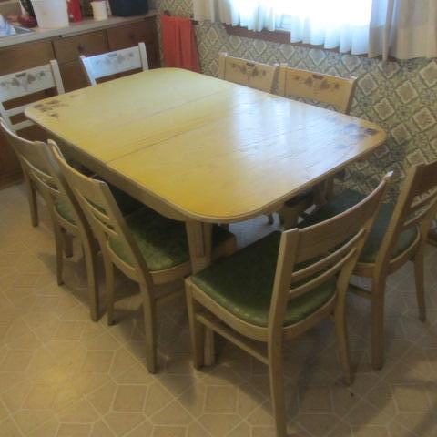 lot 1 image: Vintage Cottage Table & Chairs
