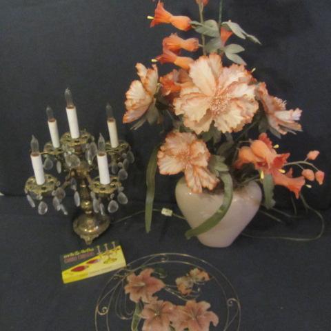 lot 138 image: Candle Light, Haeger Vase