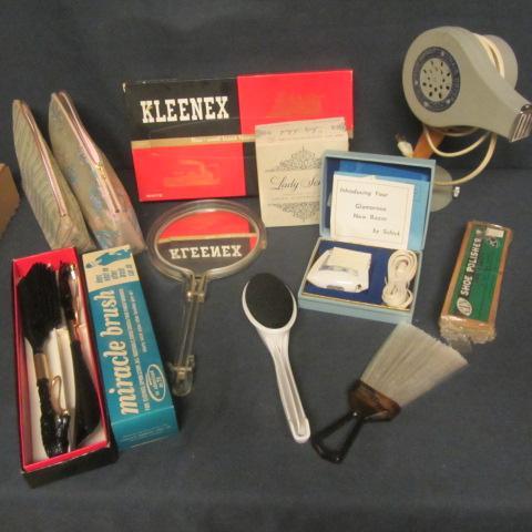 lot 172 image: Lady Schick, Handy Hannah, Brushes