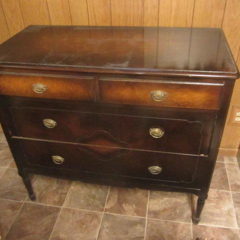 lot 174 image: MCM Dresser