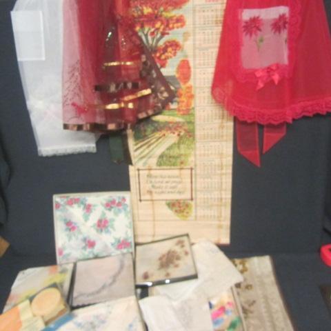lot 187 image: Silk Effect Napkins, Aprons, Table Runner
