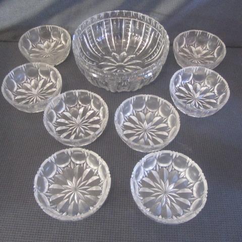 lot 21 image: Lead Crystal Berry Set