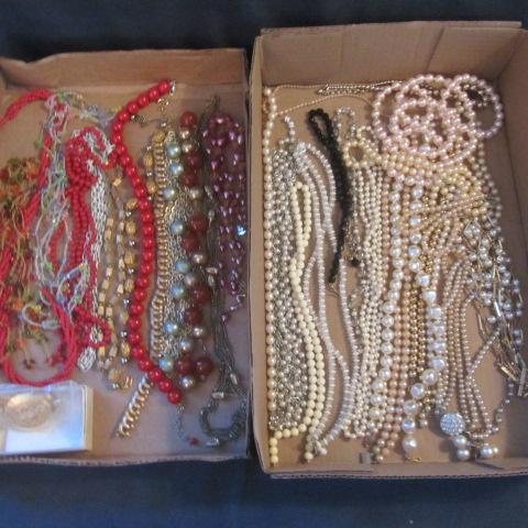 lot 218 image: Ladies Costume Jewelry, Coro, Austrian