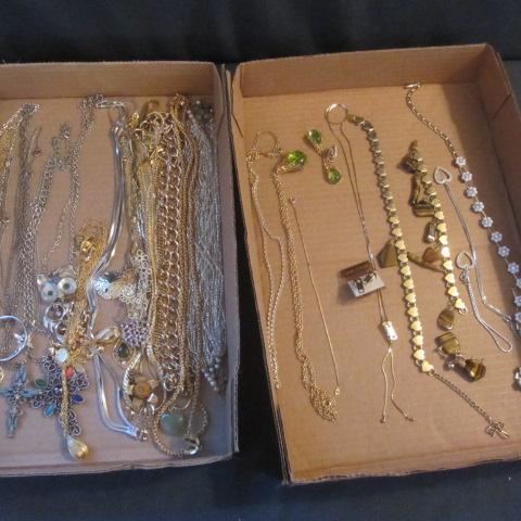 lot 220 image: Ladies Costume Jewelry, Necklaces, Trifari