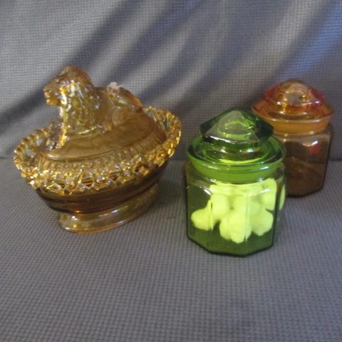 lot 23 image: Imperial Nesting Lion, Canisters