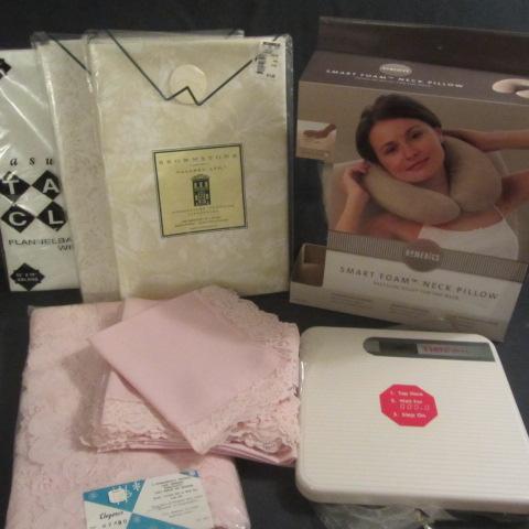 lot 233 image: Pillow, Scale, Tablecloths