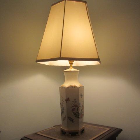 lot 237 image: Table Lamp