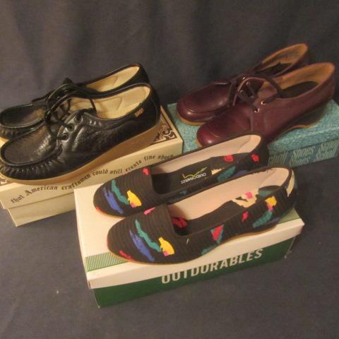 lot 254 image: Ladies Shoes, Wedges