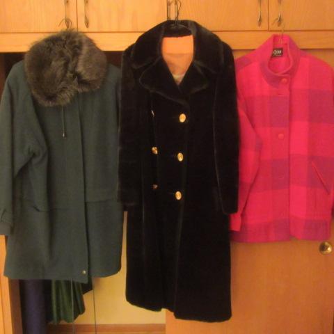 lot 258 image: Ladies Vintage Coats