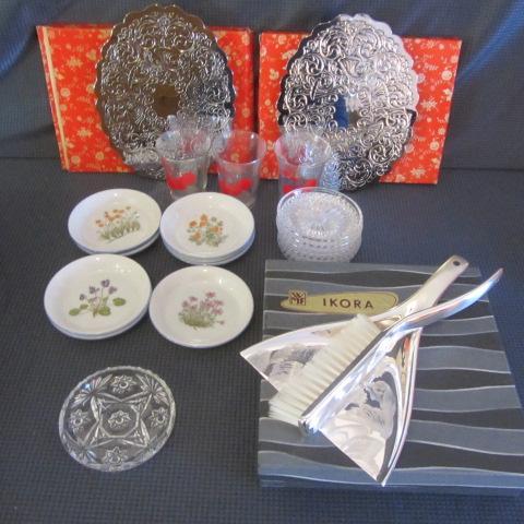 lot 30 image: Ikora, Vintage Juice Glasses, Coasters