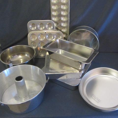 lot 43 image: Baking Pan