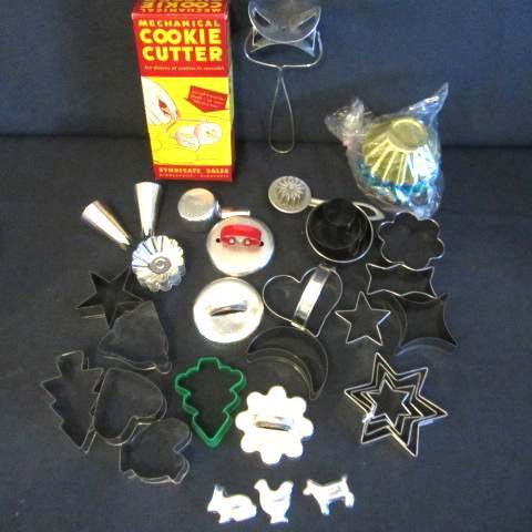 lot 61 image: Cookie Cutters, Tins, Edger