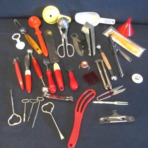 lot 64 image: Kitchen Gadgets, Openers