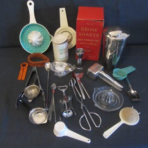 lot 65 image: Drink Shaker, Bar Utensils
