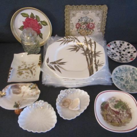 lot 76 image: Bamboo Plates, Candy Dishes