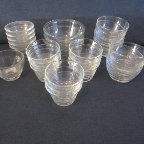 lot 77 image: Pyrex & Glas-Bake Custards