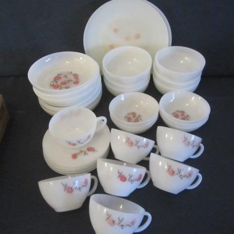 lot 78 image: Fire King Fleurette Dishes