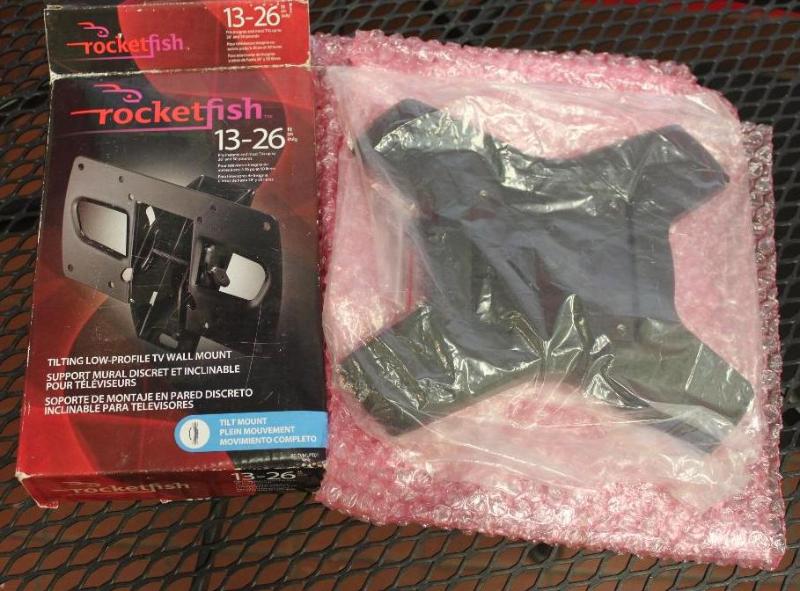RocketFish 13-26 tvdisplay Wall Mount (ope...