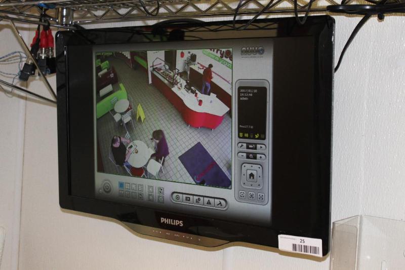Philips 24 TV.&nbspBring tools and your own...