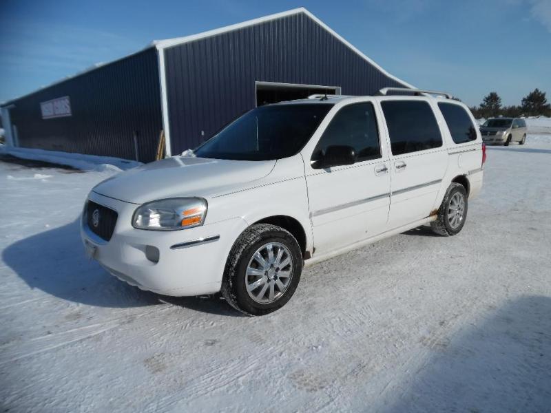 lot 1 image: 2005 Buick Terraza CXL