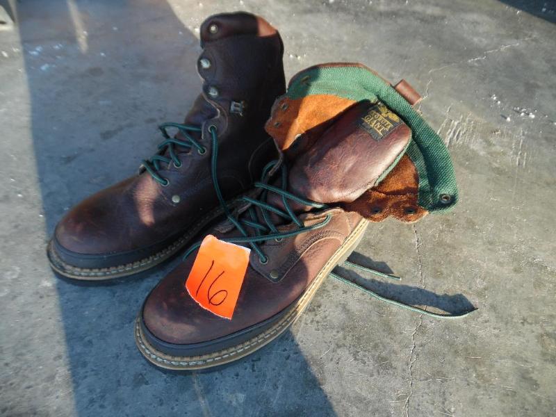lot 16 image: Mens Work Boots