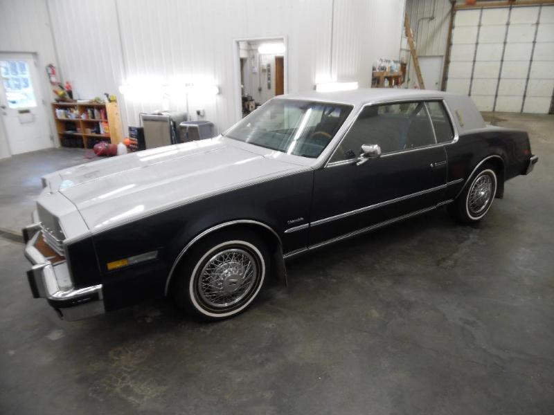 lot 4 image: 1990 Oldsmobile Toronado