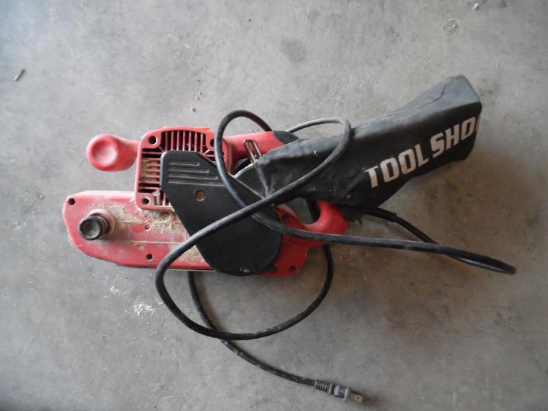 lot 13 image: Smart Tools belt sander