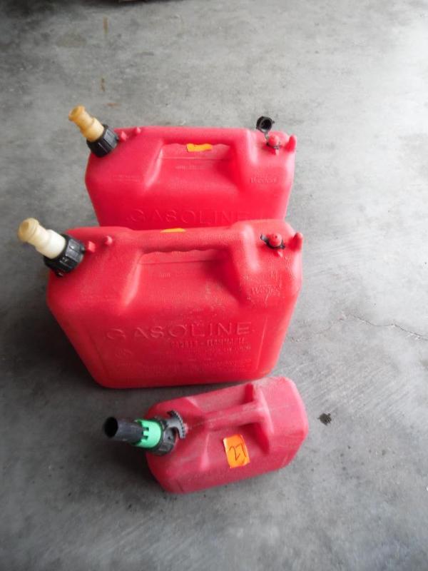 lot 27 image: Misc gas jugs