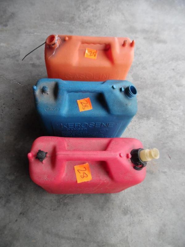 lot 28 image: Misc gas jugs